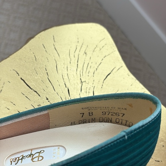 Dyeables Vintage,  Elegant Ribbed Satin Teal Striped Women's Shoes. Size 7B - Picture 6 of 16